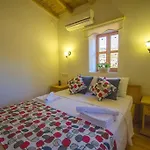 Havuzu Korunakli Jakuzili Villa *