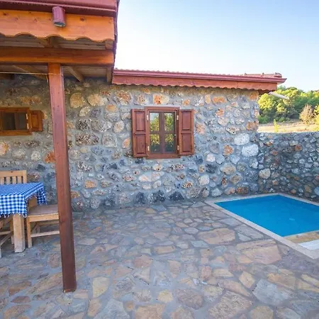 Havuzu Korunaklı Jakuzili Kinali (Aegean)