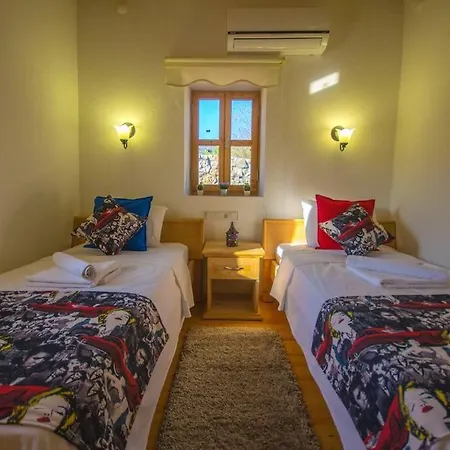 Havuzu Korunaklı Jakuzili * Kinali (Aegean)